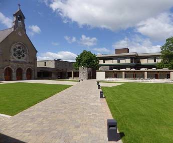 du-hoc-ireland-immaculate-college-04.jpg